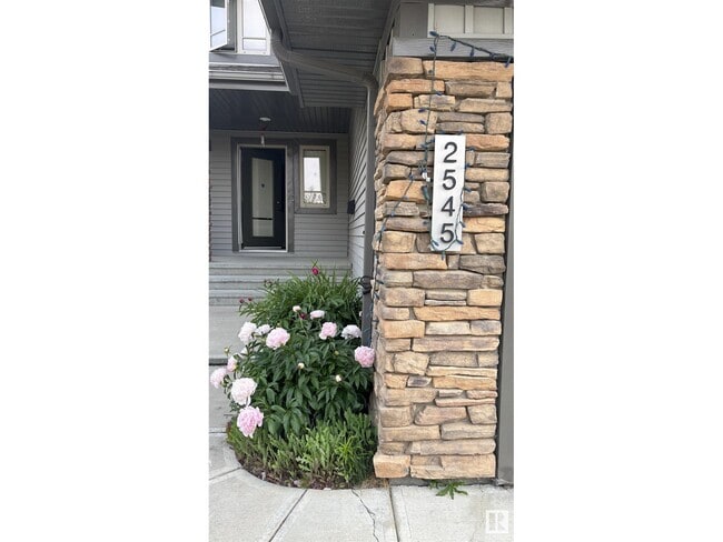 Building Photo - 2545 Anderson Way SW