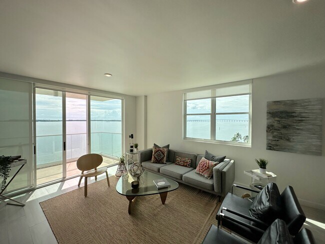 Building Photo - 800 Claughton Island Dr