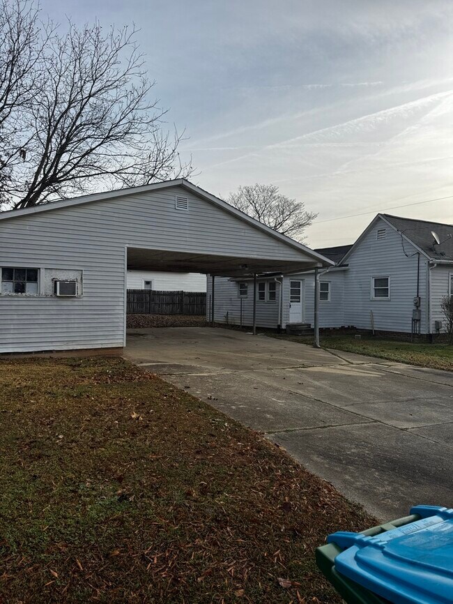 Foto del edificio - 512 S Zion St