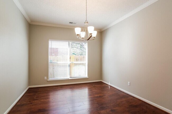Building Photo - 18034 Golden Ridge Dr