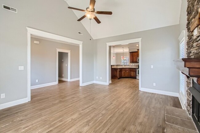 Foto del edificio - 1306 Crescent Ridge Drive, Murfreesboro, T...