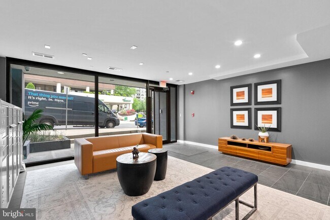 Foto del edificio - 700 Roeder Rd