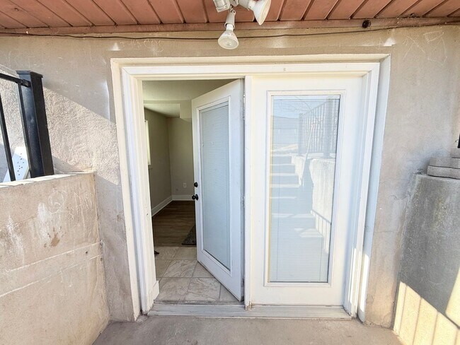 Foto del edificio - 250 N 360 W