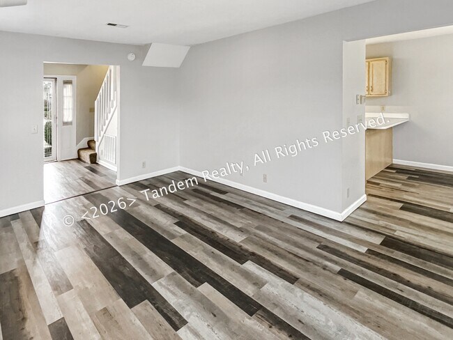 Foto del edificio - 512 Selsey Ct S