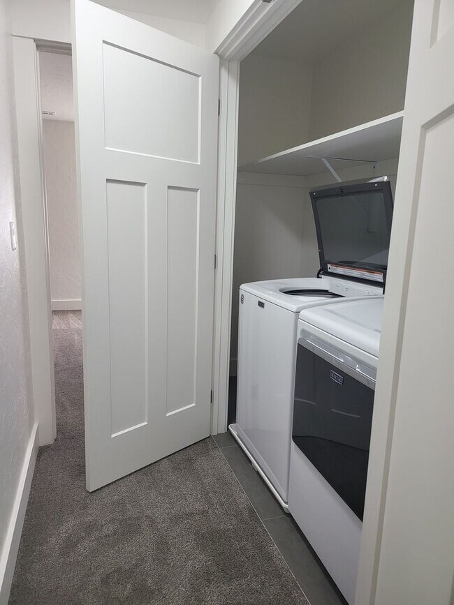 Foto del edificio - 1305-1307 Daniel Street