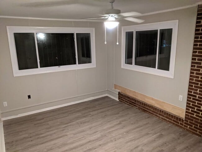 Building Photo - 246 Robert E Lee Dr