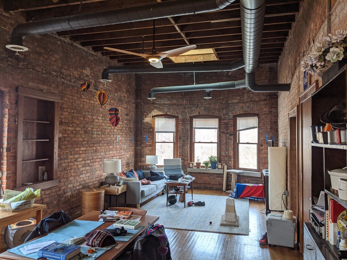 3933 Trumbull Ave Unit 6, Detroit, MI 48208 Condo for Rent in Detroit, MI