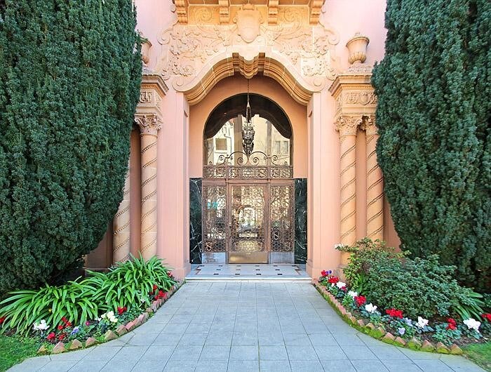 Front Entrance - 360 Forest Ave