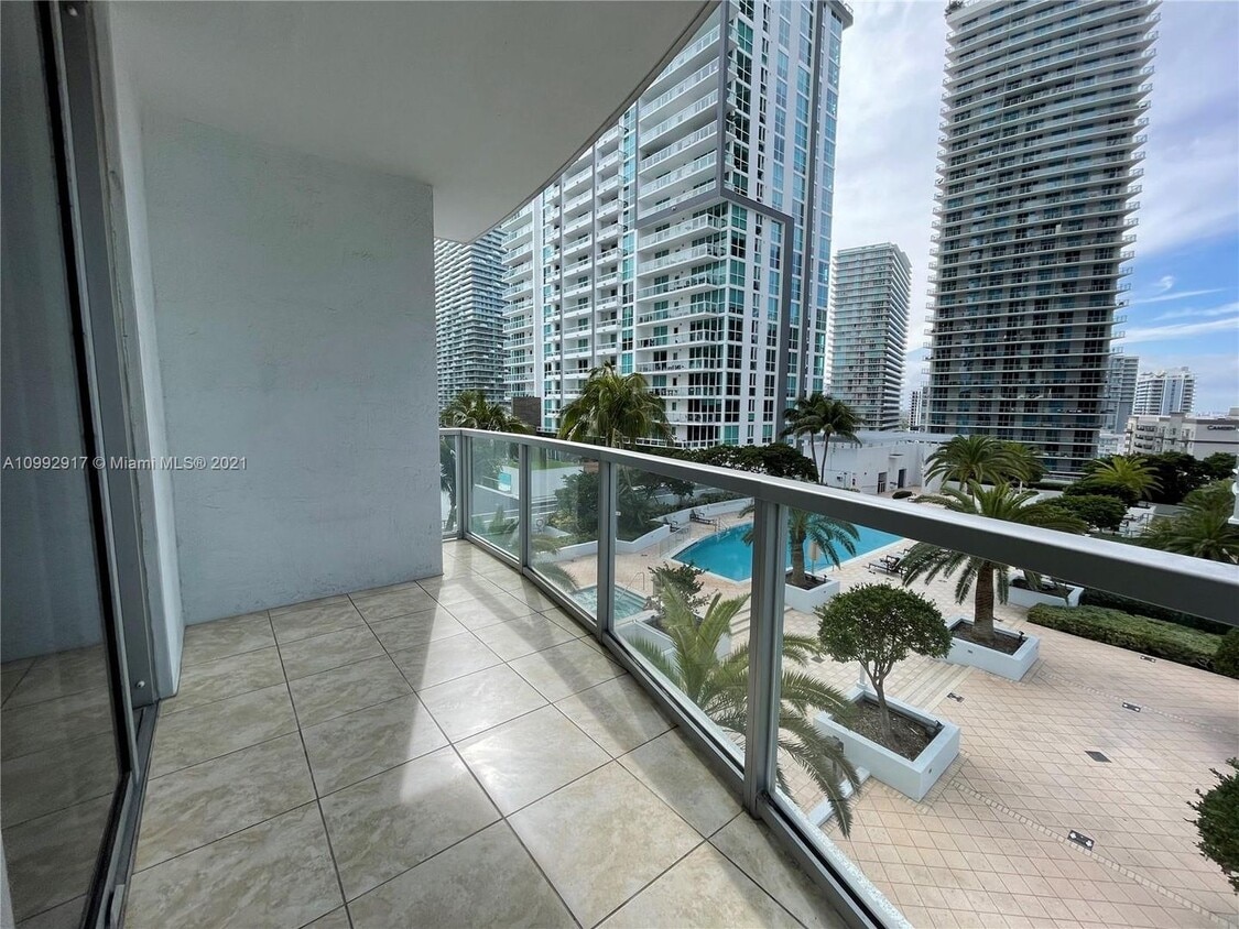 Luxury spacious 1-bedroom apartment with b... - Luxury spacious 1-bedroom apartment with b...