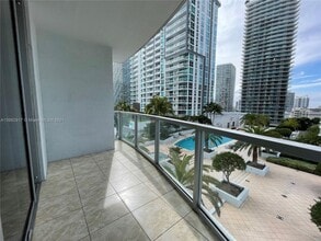 Building Photo - 1060 Brickell Ave