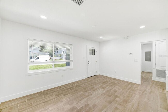 Foto del edificio - 2318 S Hubert Ave
