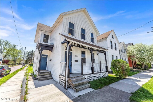 Building Photo - 3701 Chatham Ave