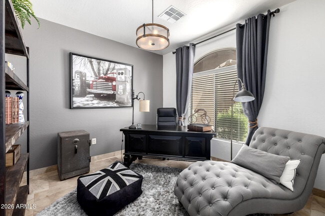 Building Photo - 2250 E Deer Valley Dr