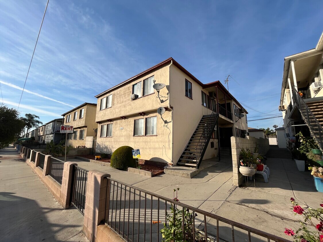Foto principal - 351 E Pomona Blvd