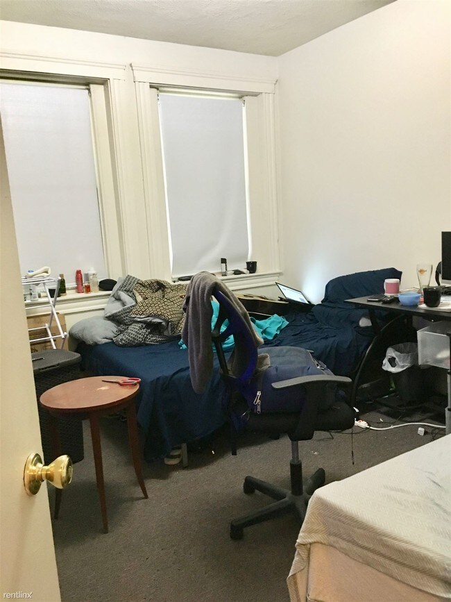 Building Photo - 3 br, 1 bath Apartment - 10 Vinal St Apt 6