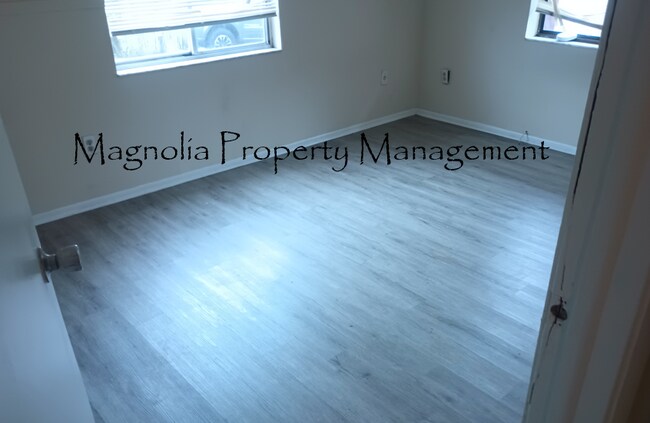 Building Photo - 512 Majorca Ave