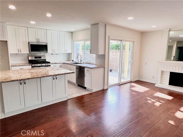 Building Photo - 25182 York Cir