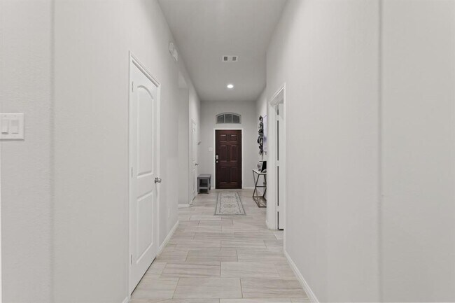 Building Photo - 18018 Svensson Slade Ln
