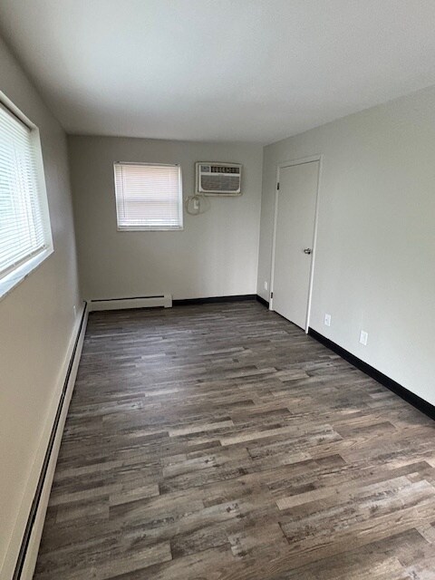 Building Photo - 2333 Highland Ave