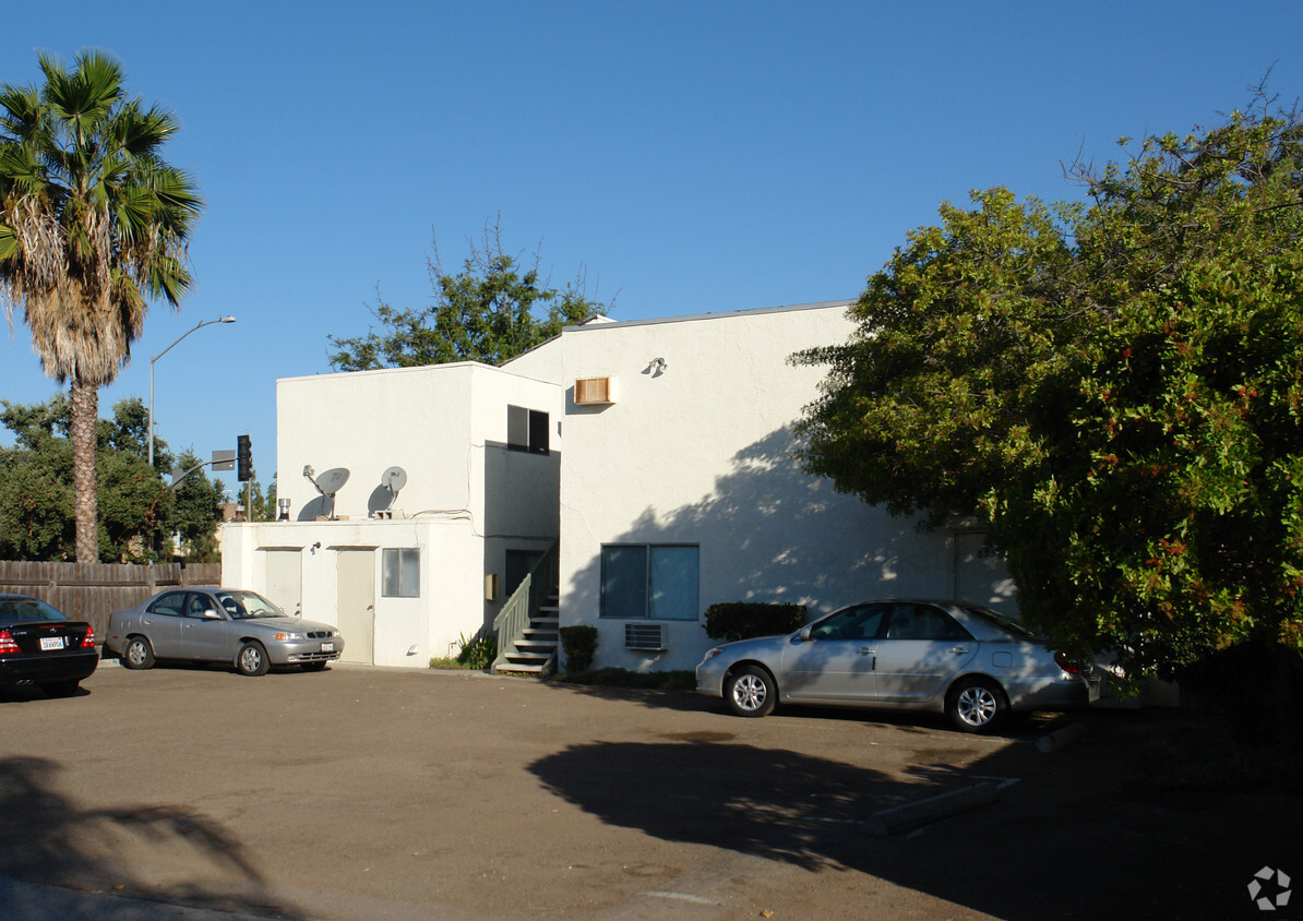 Building Photo - 8757 Mira Mesa Blvd