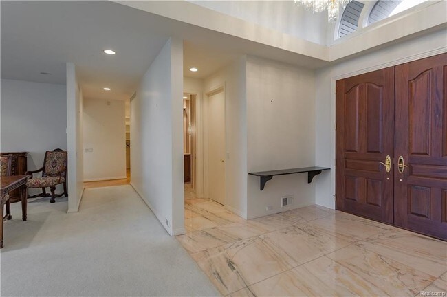 Building Photo - 3349 S Shore Cir