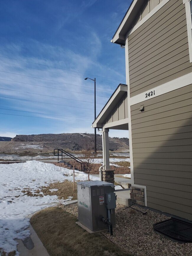 Foto del edificio - Updated 3 Bedroom Townhouse Across From Horsetooth Reservoir!