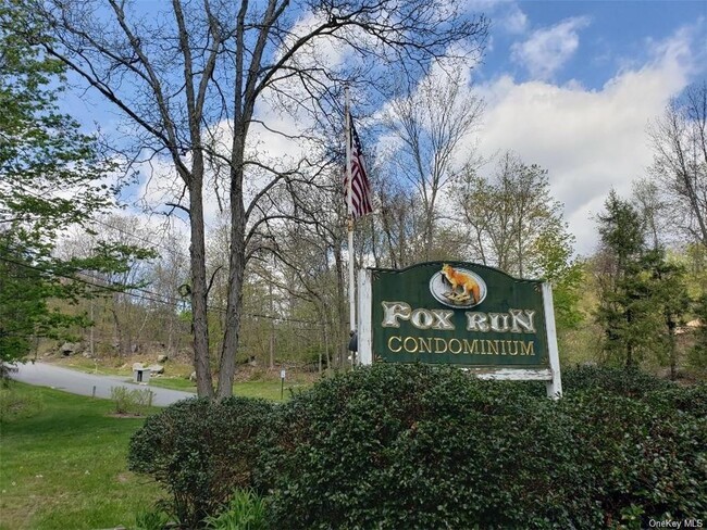 Foto del edificio - 417 Fox Run Ln