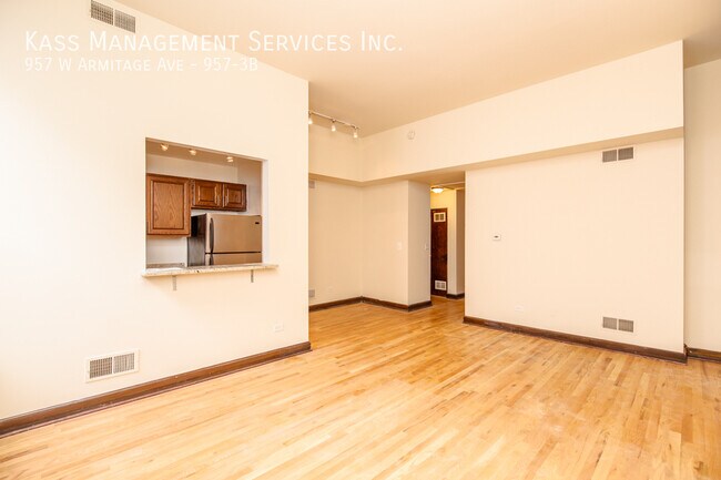 Foto del edificio - 957 W Armitage Ave