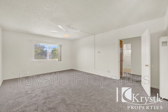 Building Photo - 647 E I St