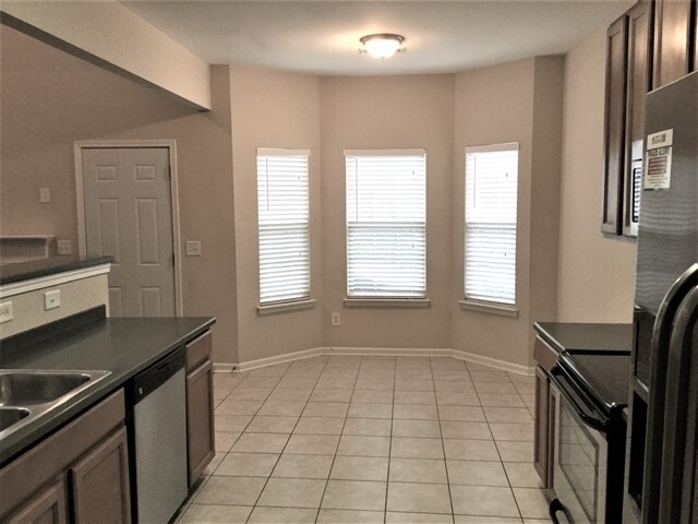 Building Photo - 925 Southridge Dr