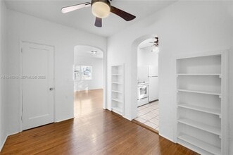 Building Photo - 520 SW 6th St