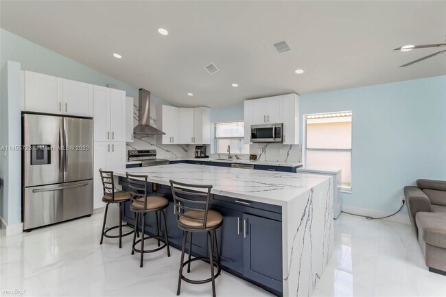 Building Photo - 3 br, 2 bath House - 16561 NW 5th St # 16561