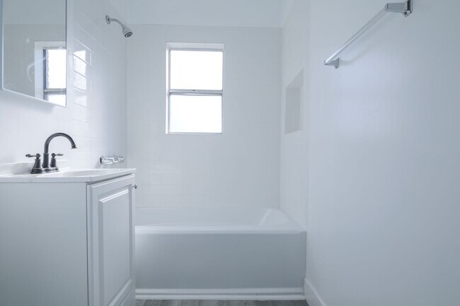 Foto del interior - Newly Remodeled Units with Brick Exposure