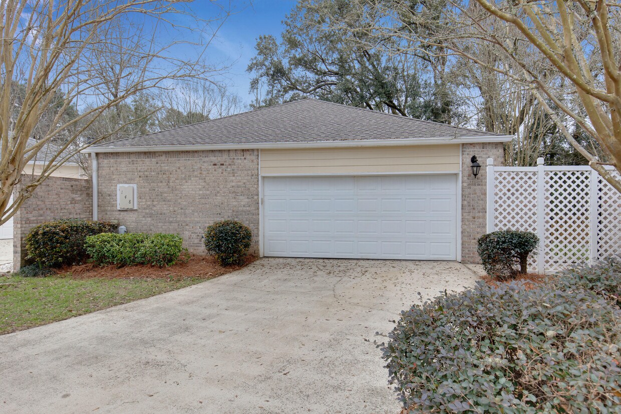 148 Woodruff Ct, Mobile, AL 36608 Townhome Rentals in Mobile AL
