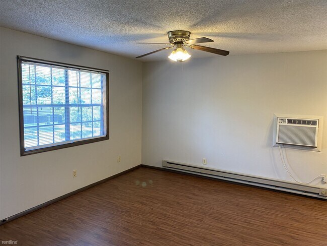 Foto del edificio - 1 br, 1 bath 4plex - 2200 South M Street D