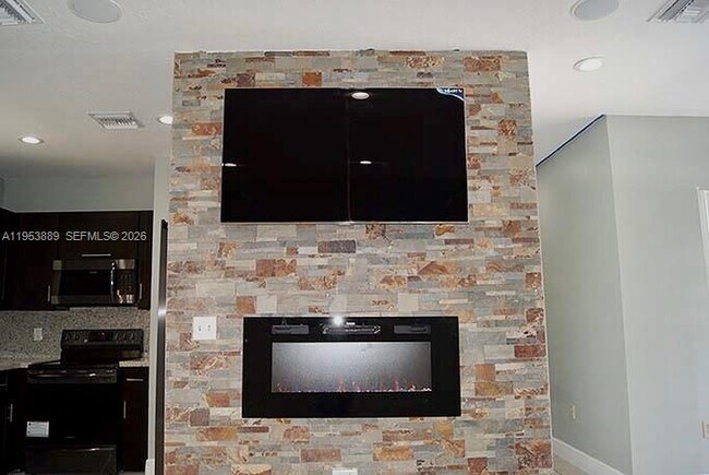 Foto del edificio - 601 NW 97th St