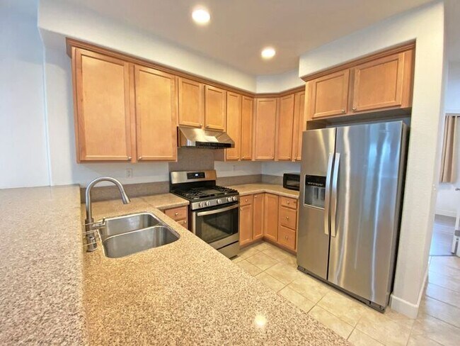 Building Photo - 1087 Yarrow Terr - Bright Berryessa Townho...