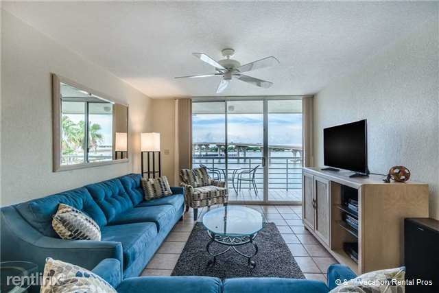 Building Photo - 5901 Bahia del Mar Cir