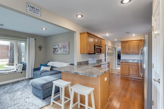 Building Photo - Stoughton House For Rent
