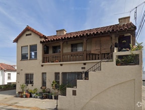 Building Photo - 1120 Amalia Ave