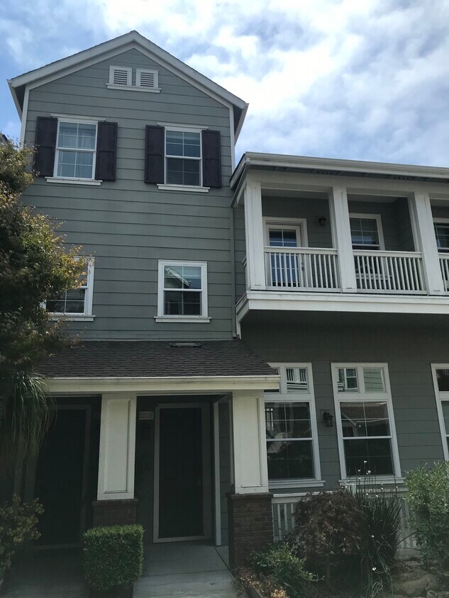 Foto principal - 2259 Northshore Dr