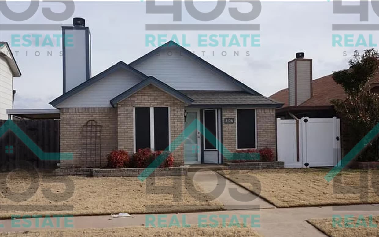 Primary Photo - Moore Rental with Fireplace!