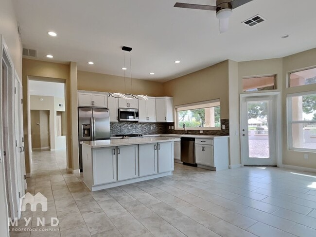 Foto del edificio - 21405 N 159th Dr