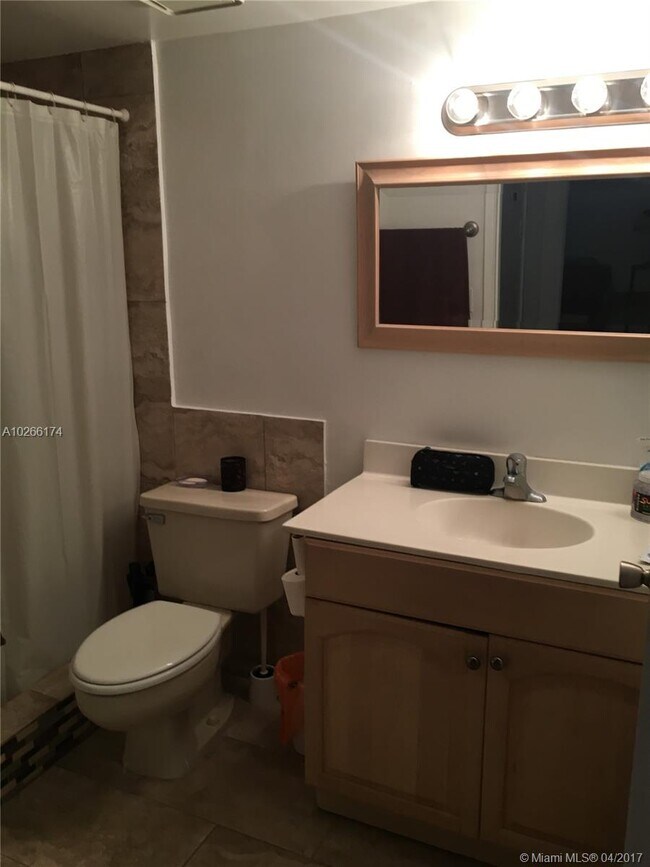 Foto del edificio - 445 W Park Dr