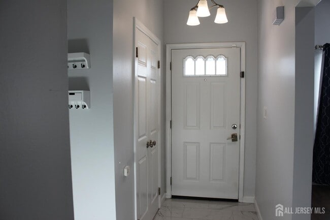 Building Photo - 83 Pheasant Run