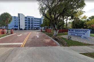 Building Photo - 9440 Fontainebleau Blvd