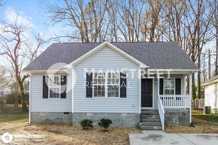 Primary Photo - 1018 Gregory St, Greensboro, NC 27403