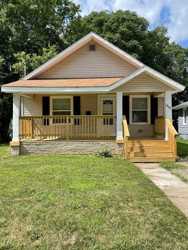 2628 Des Moines St, Des Moines, IA 50317 House Rental in Des Moines