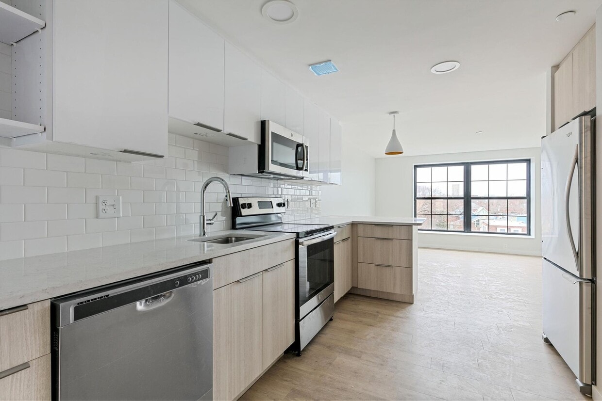Primary Photo - 10 Soden St