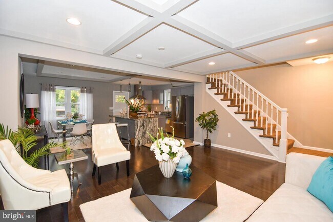 Foto del edificio - 3311 Dolfield Ave